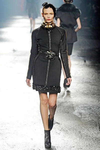 Look 13